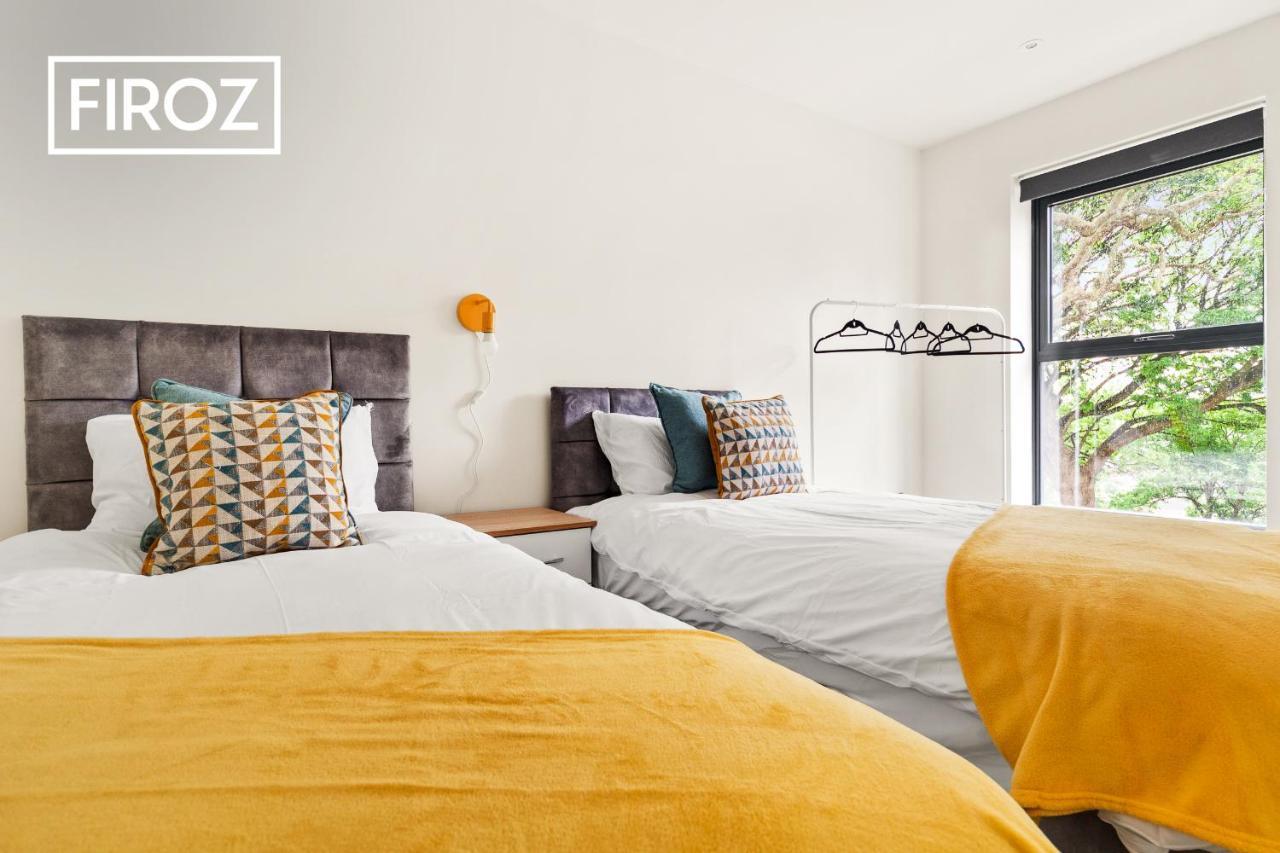 Spacious 4 Bedroom 3 Bath House For Families & Contractors With Free Parking, Fast Wi-Fi & Netflix By Firoz Property Management Leeds  Exterior photo