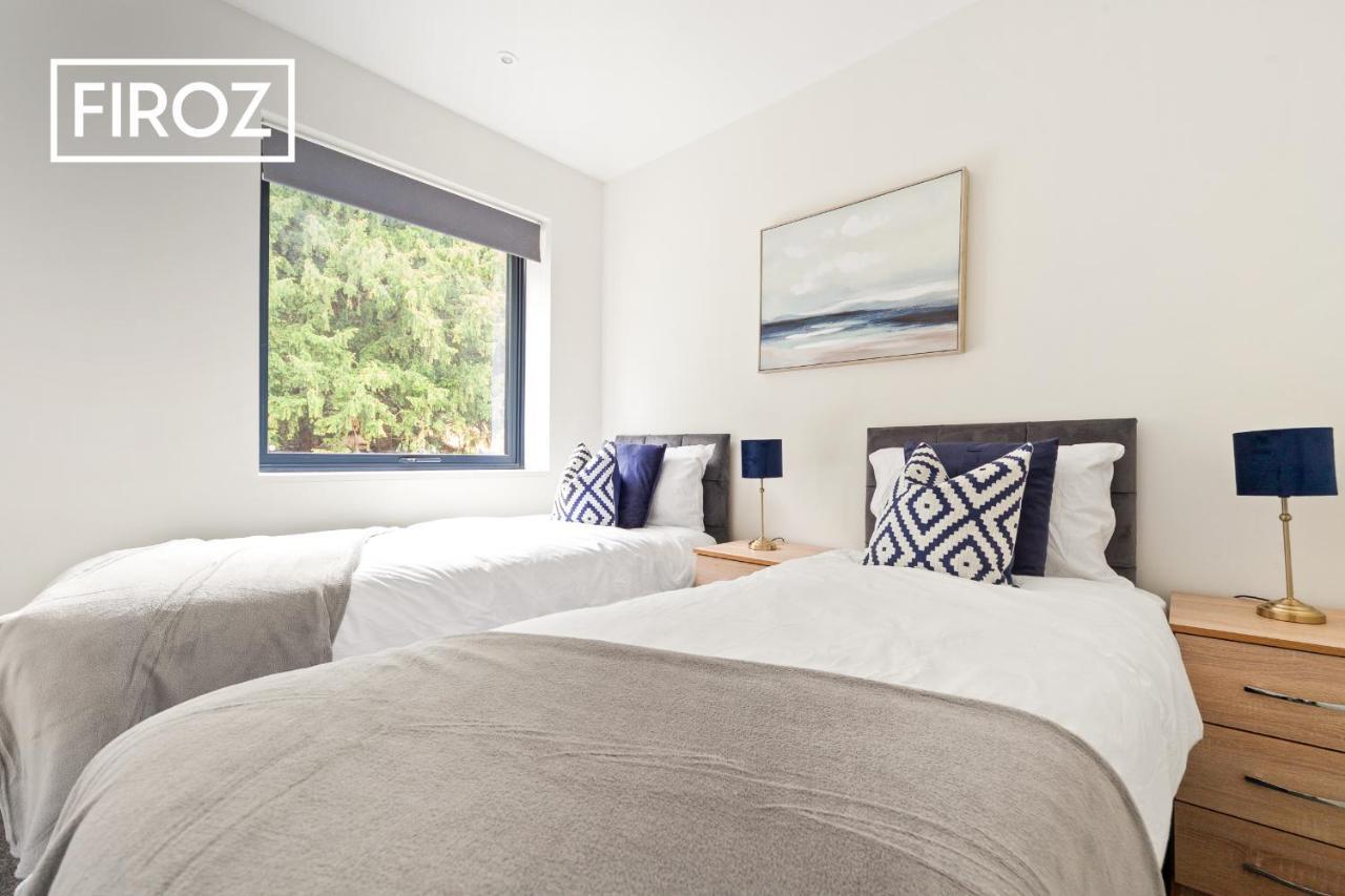 Spacious 4 Bedroom 3 Bath House For Families & Contractors With Free Parking, Fast Wi-Fi & Netflix By Firoz Property Management Leeds  Exterior photo