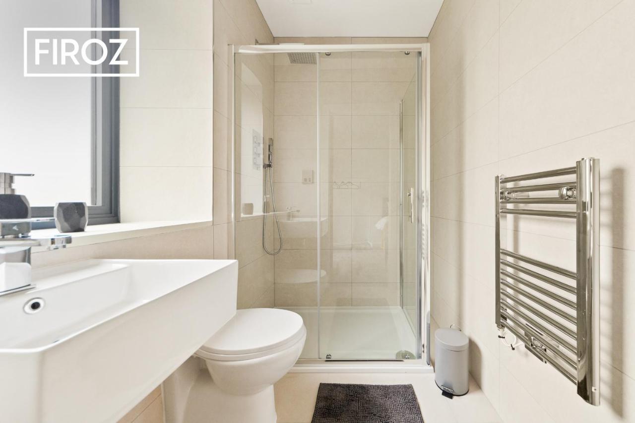 Spacious 4 Bedroom 3 Bath House For Families & Contractors With Free Parking, Fast Wi-Fi & Netflix By Firoz Property Management Leeds  Exterior photo
