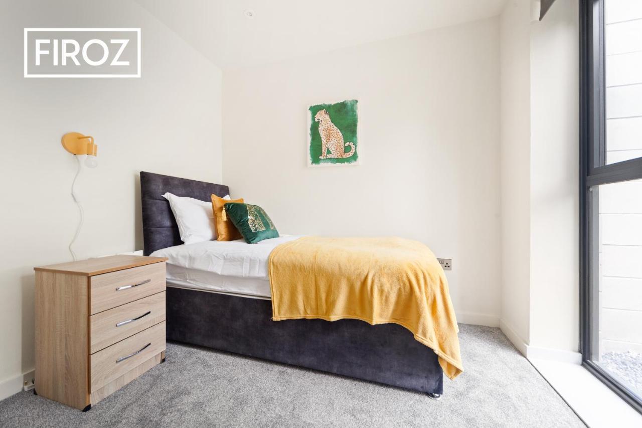 Spacious 4 Bedroom 3 Bath House For Families & Contractors With Free Parking, Fast Wi-Fi & Netflix By Firoz Property Management Leeds  Exterior photo