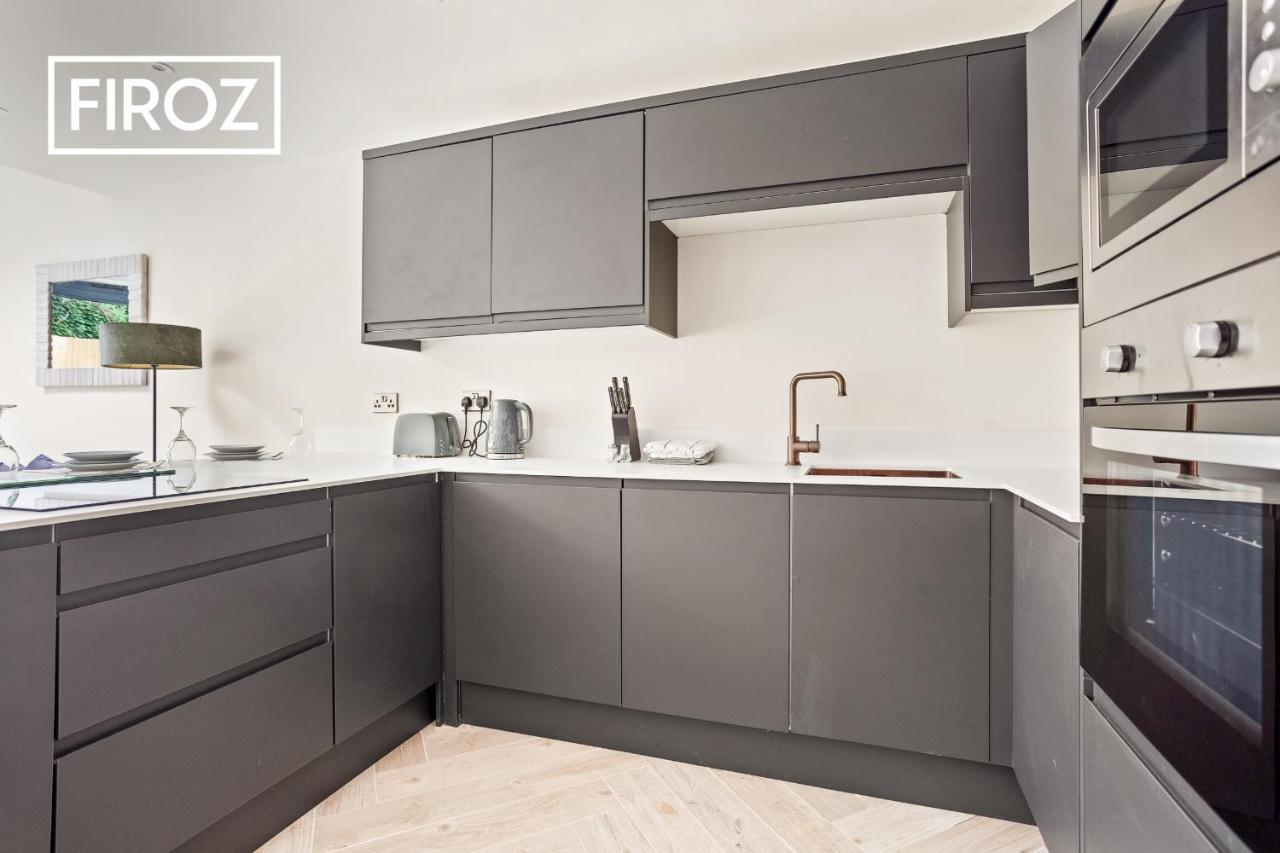 Spacious 4 Bedroom 3 Bath House For Families & Contractors With Free Parking, Fast Wi-Fi & Netflix By Firoz Property Management Leeds  Exterior photo