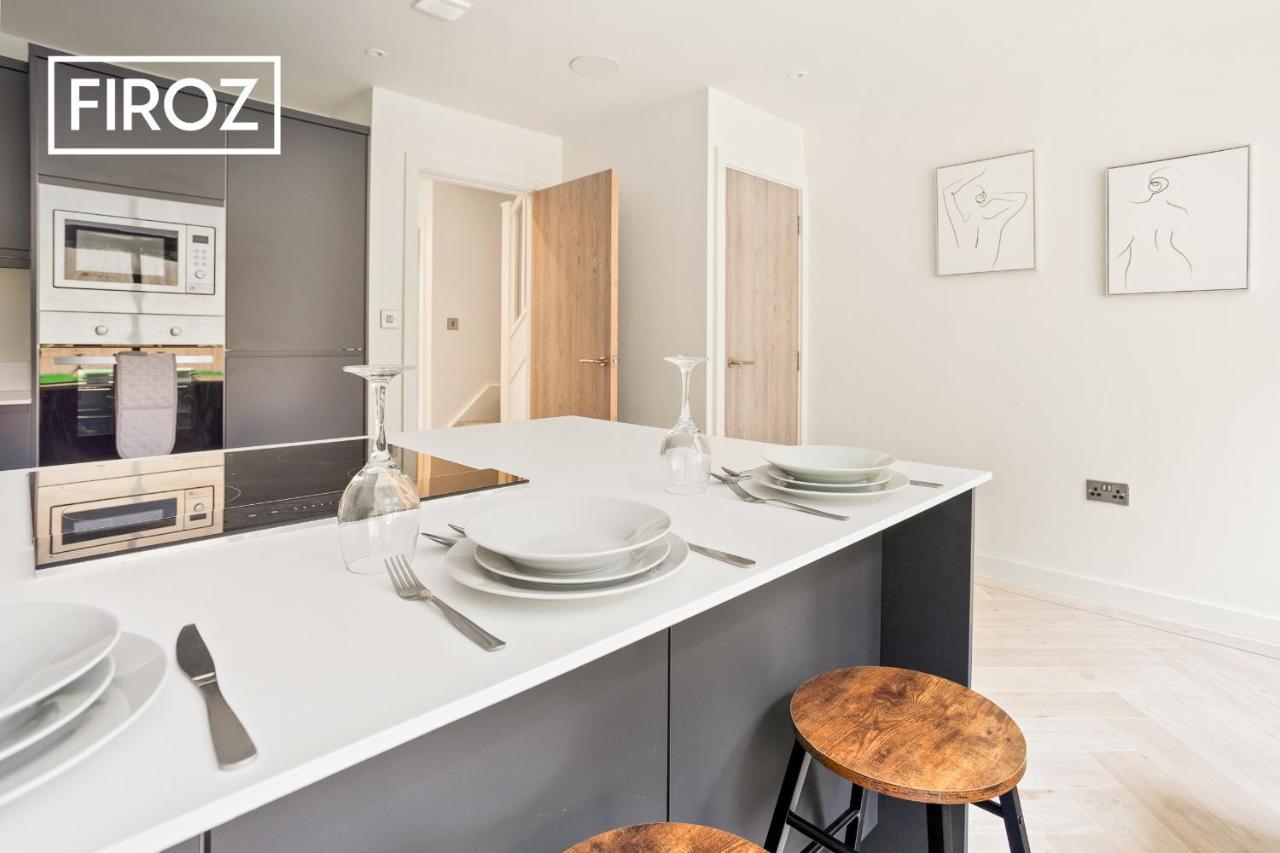 Spacious 4 Bedroom 3 Bath House For Families & Contractors With Free Parking, Fast Wi-Fi & Netflix By Firoz Property Management Leeds  Exterior photo