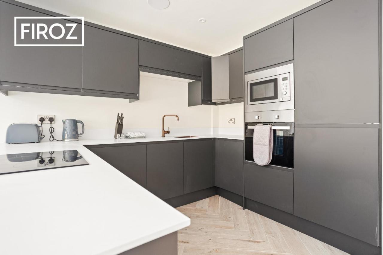Spacious 4 Bedroom 3 Bath House For Families & Contractors With Free Parking, Fast Wi-Fi & Netflix By Firoz Property Management Leeds  Exterior photo