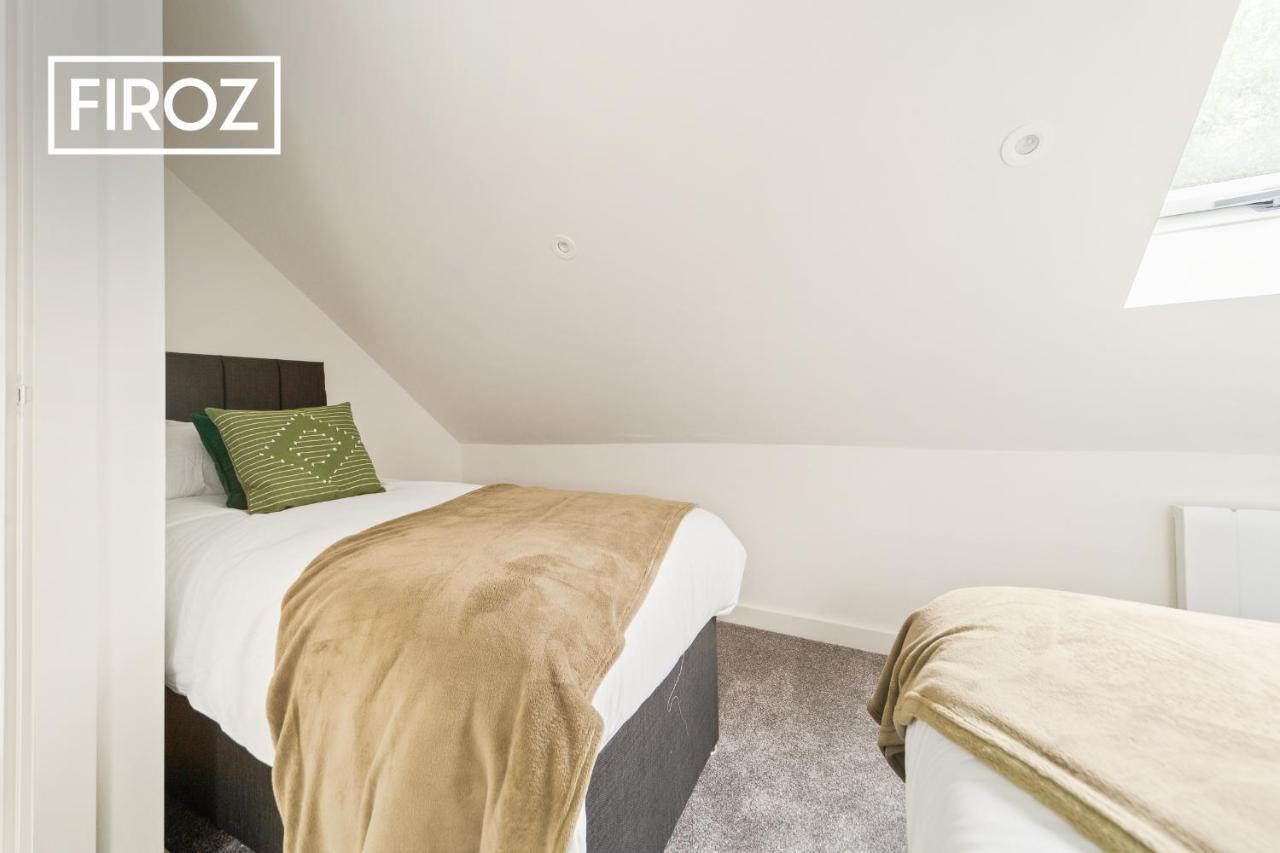Spacious 4 Bedroom 3 Bath House For Families & Contractors With Free Parking, Fast Wi-Fi & Netflix By Firoz Property Management Leeds  Exterior photo